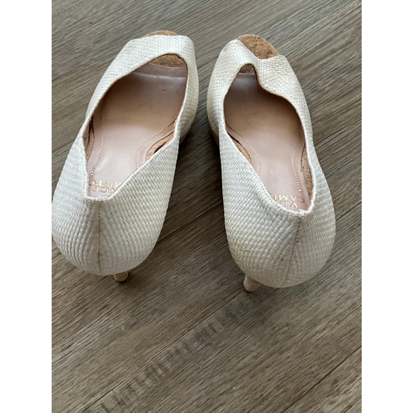 Vince Camuto Peep Toe White Heels Size 8 1/2 - Picture 10 of 12